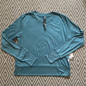 New with Tags Vuori Daydream Crew Long Sleeve in Luna Heather Size Small